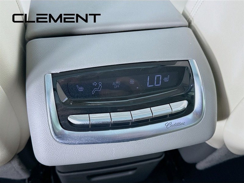 Cadillac XT6 Vehicle Full-screen Gallery Image 35