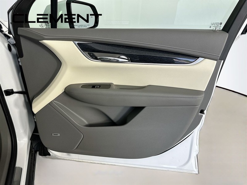 Cadillac XT6 Vehicle Full-screen Gallery Image 38