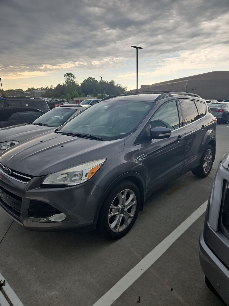 Ford Escape Vehicle Image 02