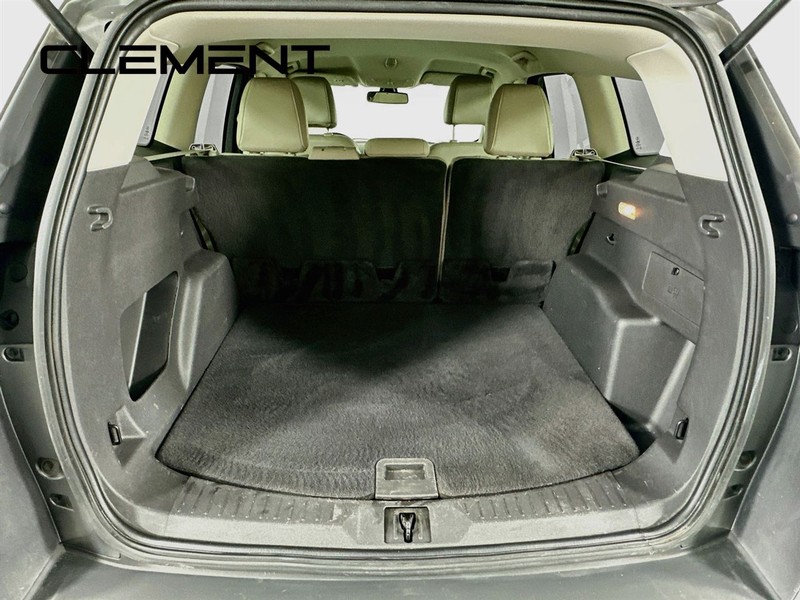 Ford Escape Vehicle Full-screen Gallery Image 7