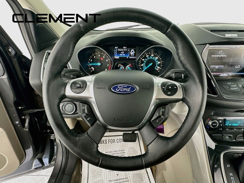 Ford Escape Vehicle Full-screen Gallery Image 11