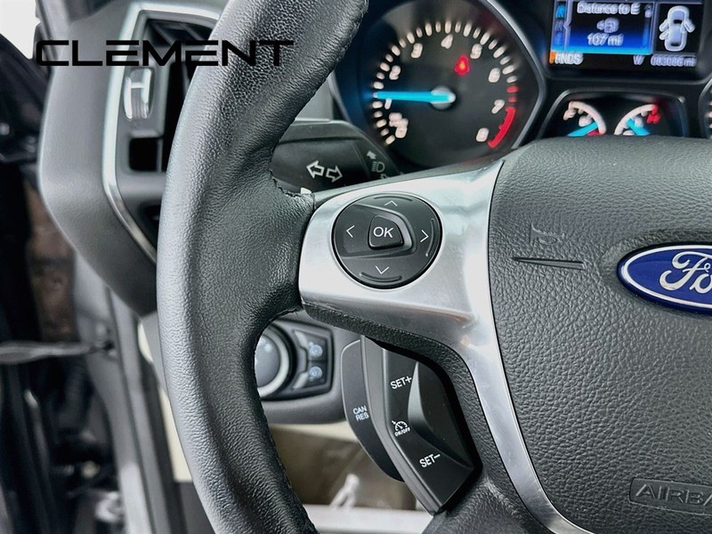 Ford Escape Vehicle Full-screen Gallery Image 12