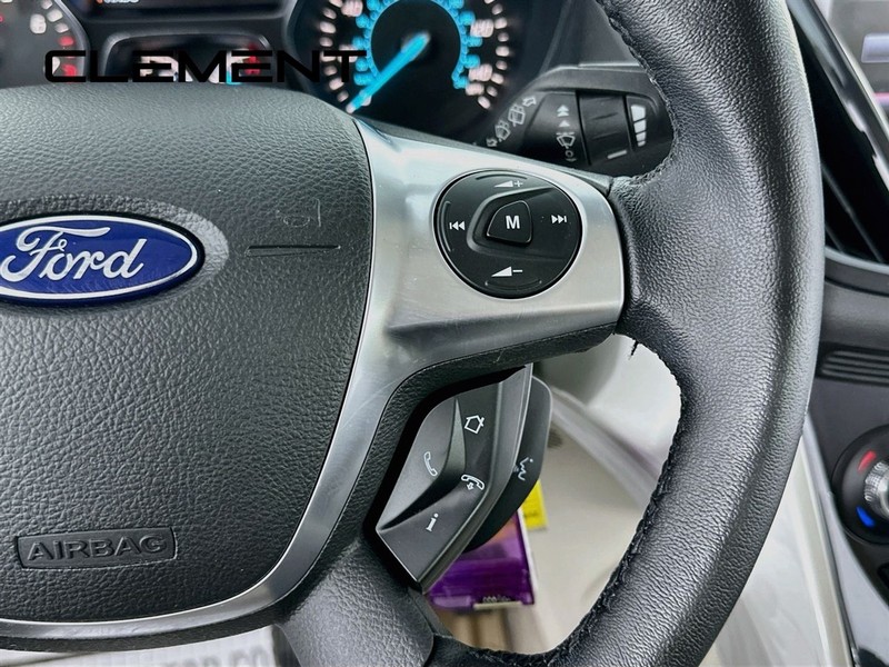 Ford Escape Vehicle Full-screen Gallery Image 14