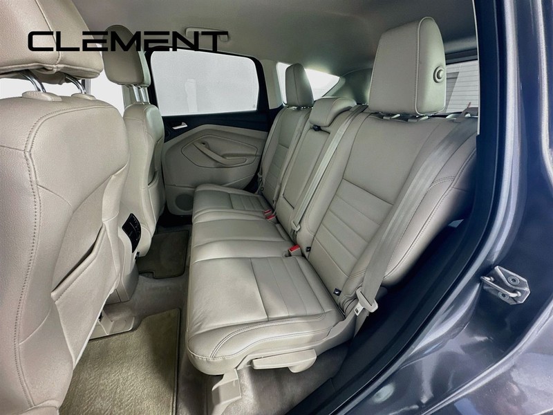 Ford Escape Vehicle Full-screen Gallery Image 27