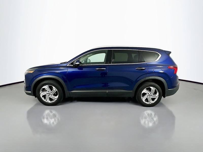 Hyundai Santa Fe Vehicle Full-screen Gallery Image 4