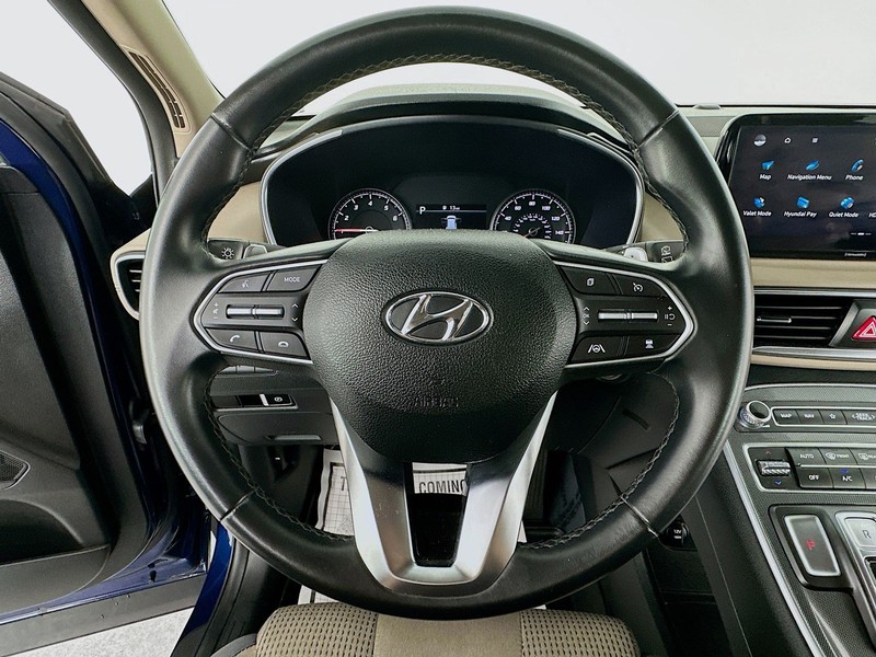 Hyundai Santa Fe Vehicle Full-screen Gallery Image 11