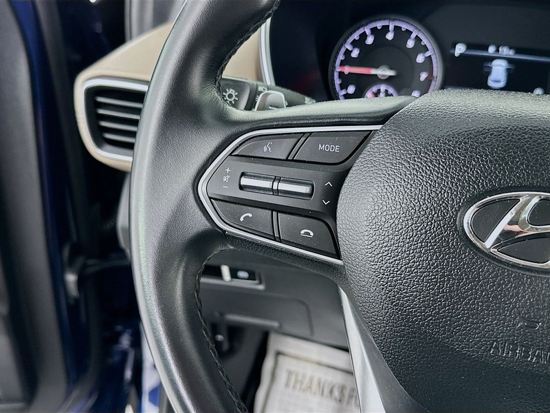 Hyundai Santa Fe Vehicle Full-screen Gallery Image 12