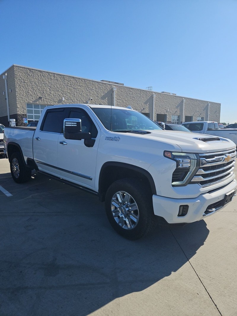Chevrolet Silverado 2500HD Vehicle Image 03