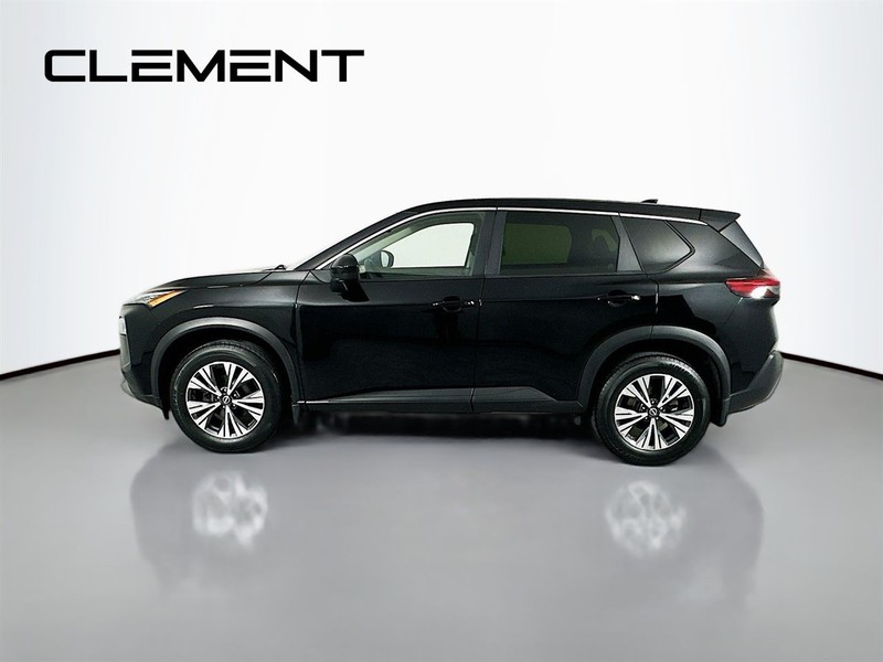 Nissan Rogue Vehicle Full-screen Gallery Image 6