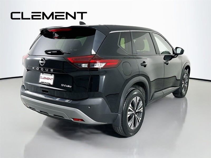 Nissan Rogue Vehicle Full-screen Gallery Image 7