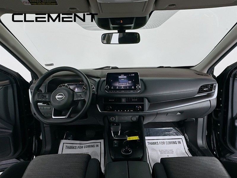 Nissan Rogue Vehicle Full-screen Gallery Image 12