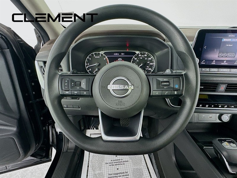Nissan Rogue Vehicle Full-screen Gallery Image 15