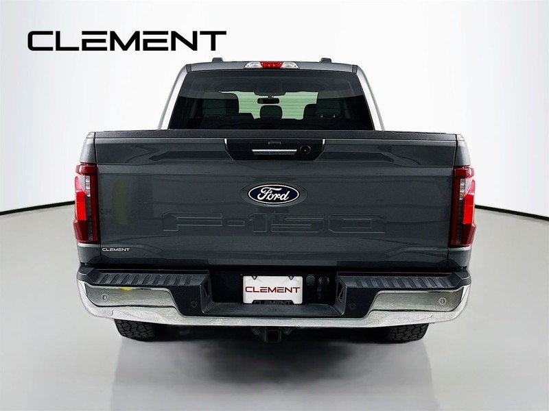 Ford F-150 Vehicle Full-screen Gallery Image 8