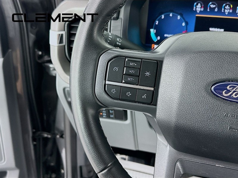 Ford F-150 Vehicle Full-screen Gallery Image 16