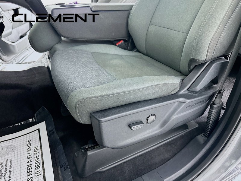 Ford F-150 Vehicle Full-screen Gallery Image 27