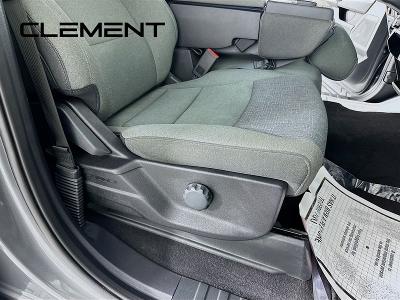 Ford F-150 Vehicle Full-screen Gallery Image 31