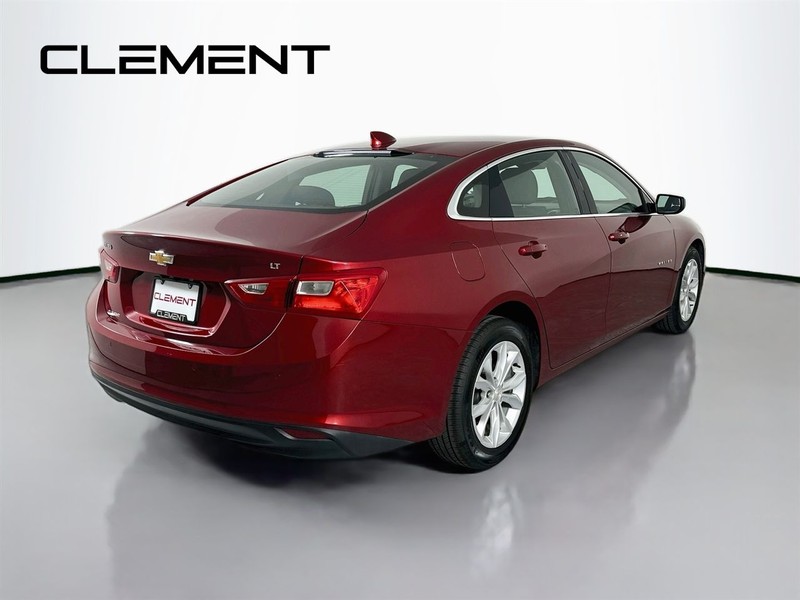 Chevrolet Malibu Vehicle Full-screen Gallery Image 7