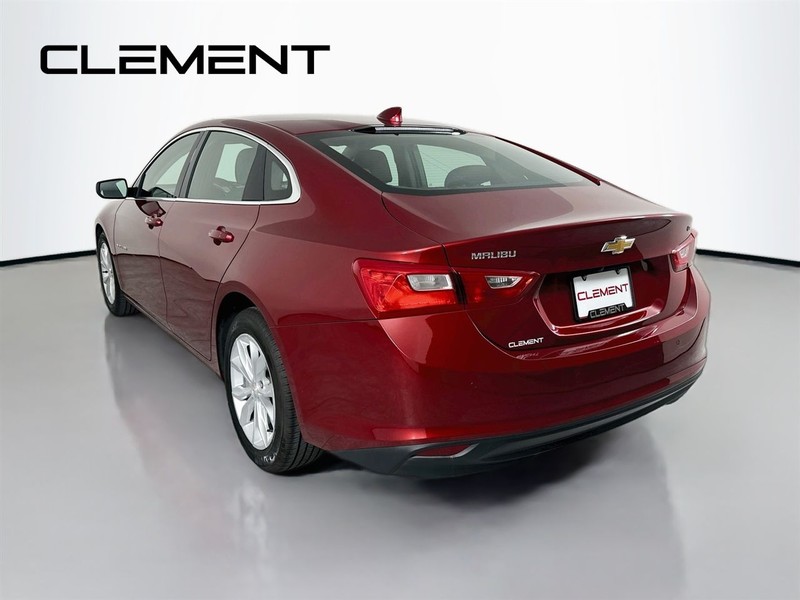 Chevrolet Malibu Vehicle Full-screen Gallery Image 10