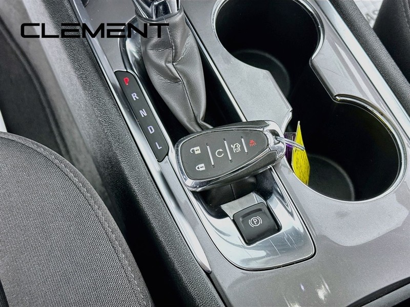 Chevrolet Malibu Vehicle Full-screen Gallery Image 24