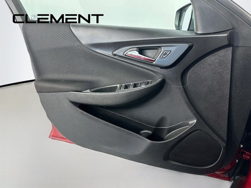 Chevrolet Malibu Vehicle Full-screen Gallery Image 27