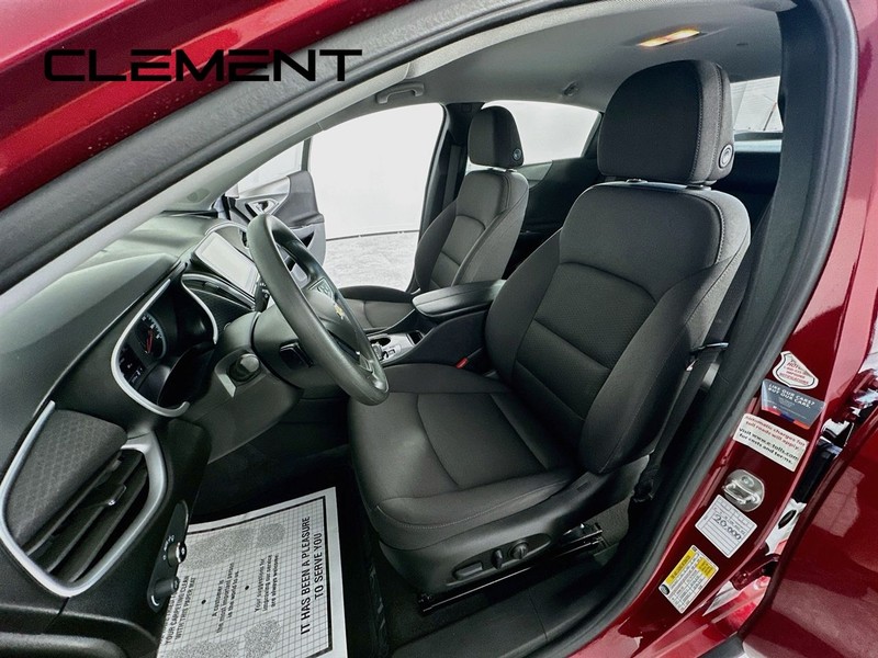Chevrolet Malibu Vehicle Full-screen Gallery Image 29