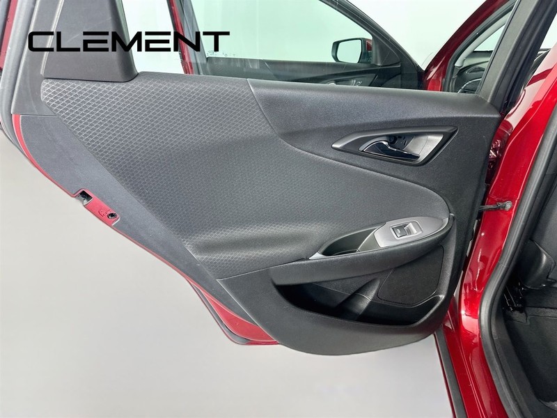 Chevrolet Malibu Vehicle Full-screen Gallery Image 30