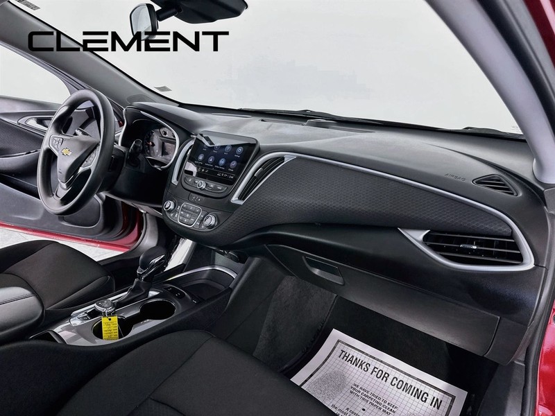 Chevrolet Malibu Vehicle Full-screen Gallery Image 33