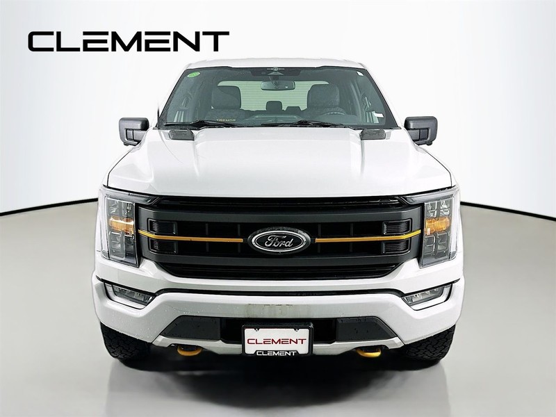Ford F-150 Vehicle Full-screen Gallery Image 3
