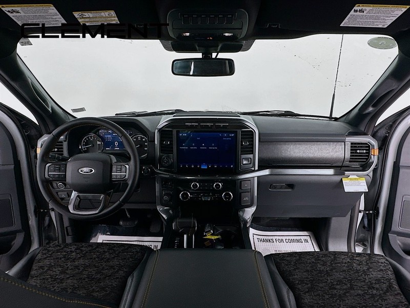 Ford F-150 Vehicle Full-screen Gallery Image 12