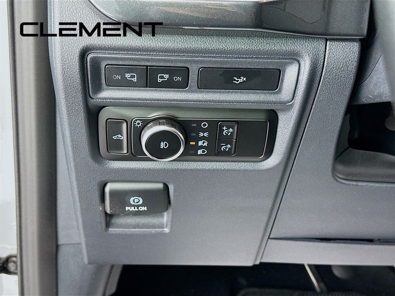 Ford F-150 Vehicle Full-screen Gallery Image 14