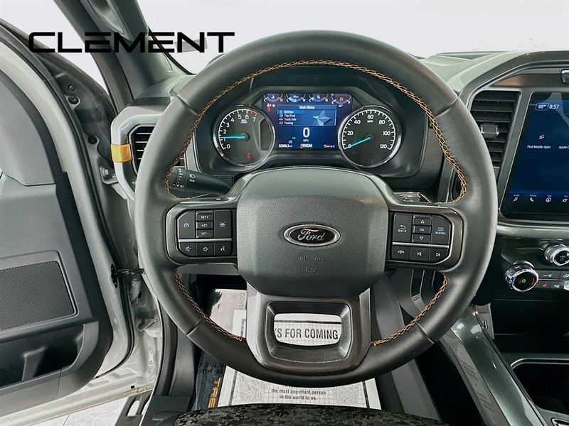 Ford F-150 Vehicle Full-screen Gallery Image 15
