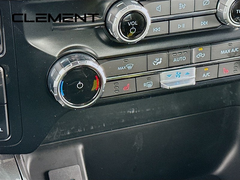 Ford F-150 Vehicle Full-screen Gallery Image 23