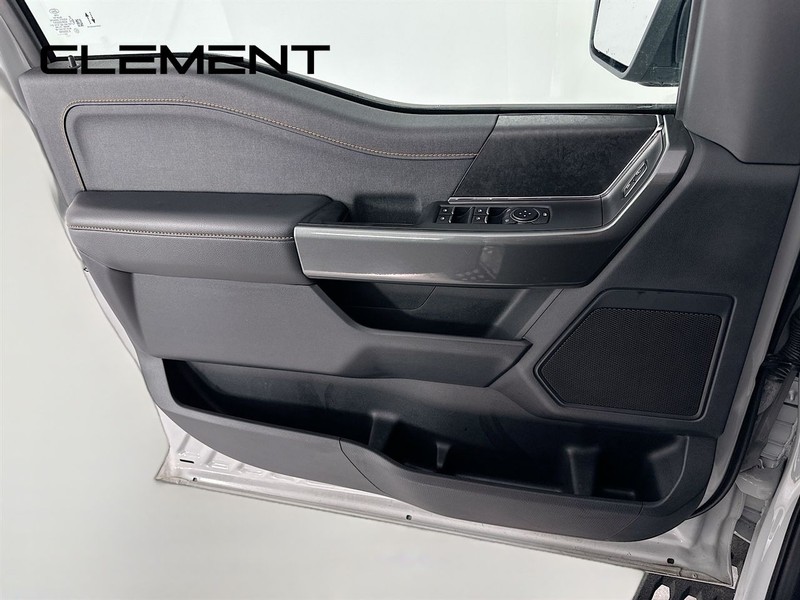 Ford F-150 Vehicle Full-screen Gallery Image 28