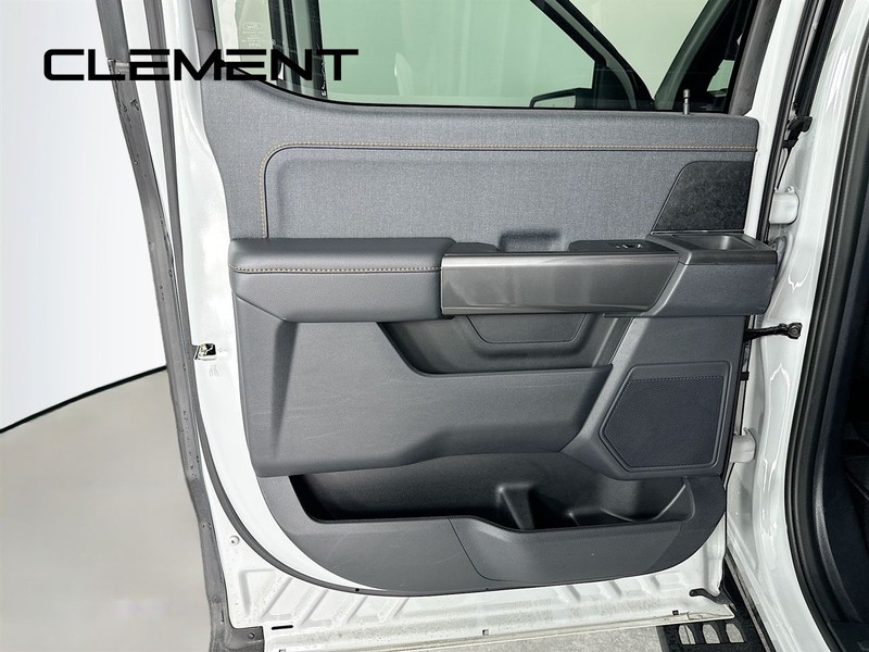 Ford F-150 Vehicle Full-screen Gallery Image 31