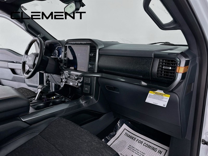 Ford F-150 Vehicle Full-screen Gallery Image 34