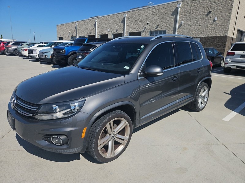 Volkswagen Tiguan Vehicle Image 02