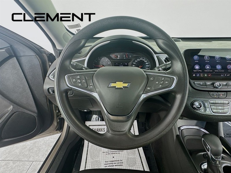 Chevrolet Malibu Vehicle Full-screen Gallery Image 15