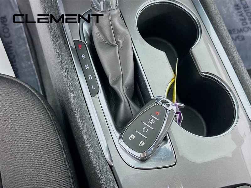 Chevrolet Malibu Vehicle Full-screen Gallery Image 24