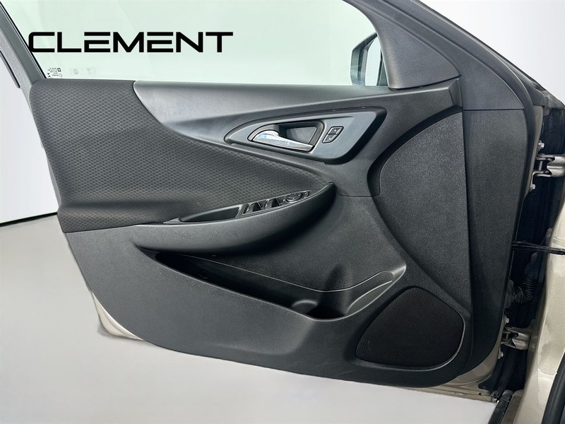 Chevrolet Malibu Vehicle Full-screen Gallery Image 27