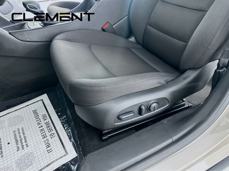 Chevrolet Malibu Vehicle Full-screen Gallery Image 28