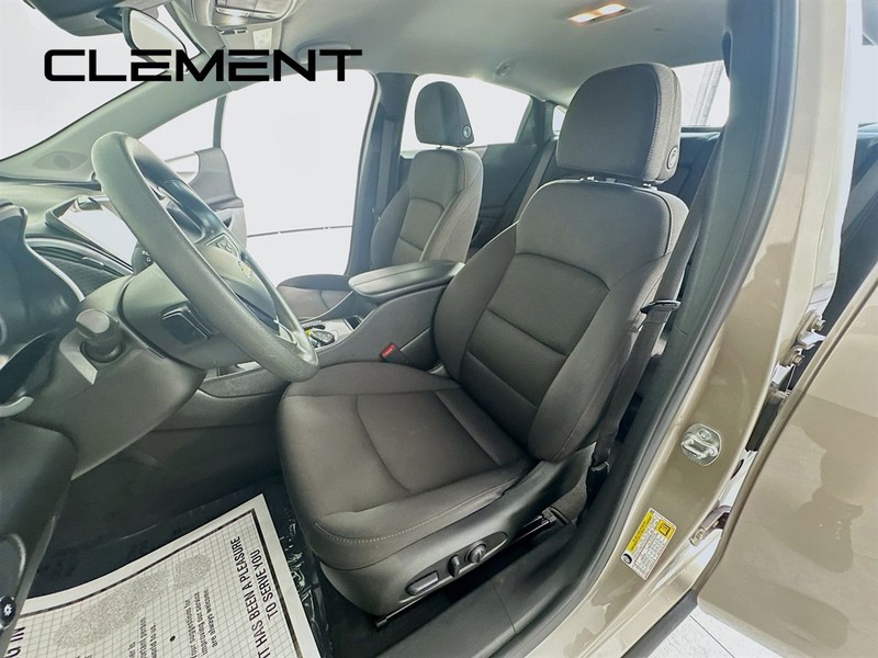 Chevrolet Malibu Vehicle Full-screen Gallery Image 29