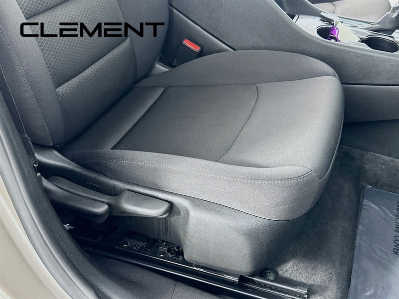 Chevrolet Malibu Vehicle Full-screen Gallery Image 32