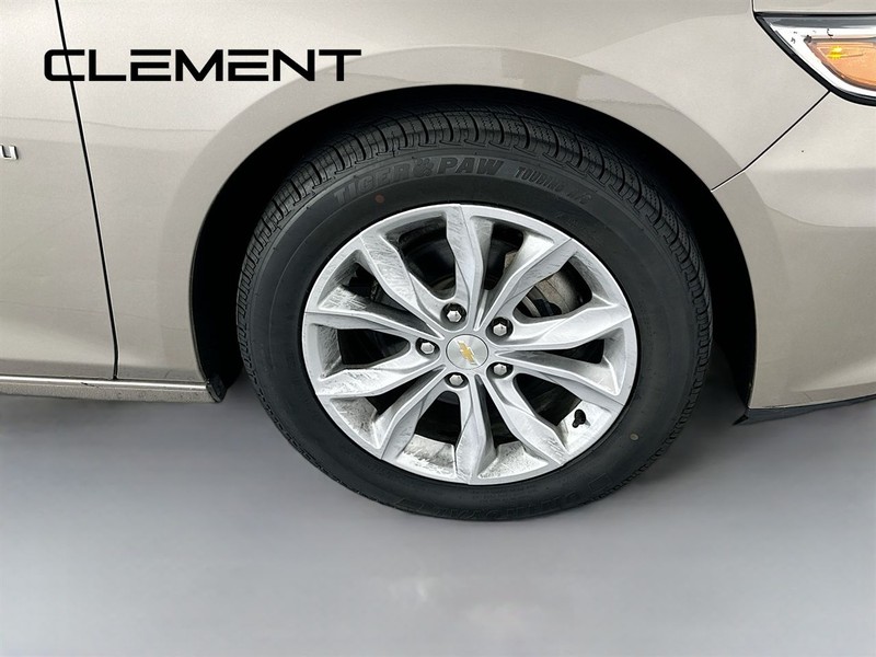 Chevrolet Malibu Vehicle Full-screen Gallery Image 35