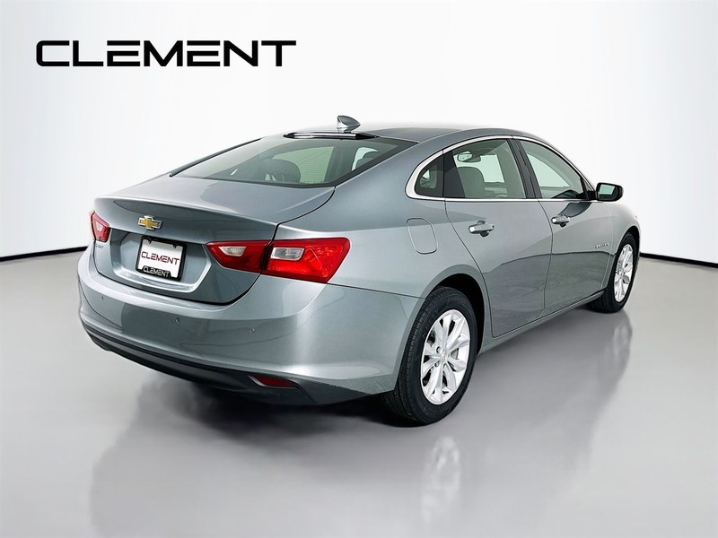 Chevrolet Malibu Vehicle Full-screen Gallery Image 7