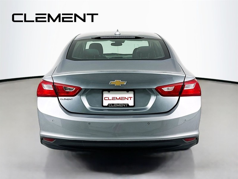 Chevrolet Malibu Vehicle Full-screen Gallery Image 8