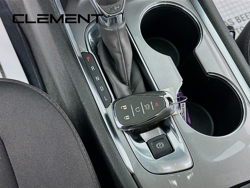 Chevrolet Malibu Vehicle Full-screen Gallery Image 24