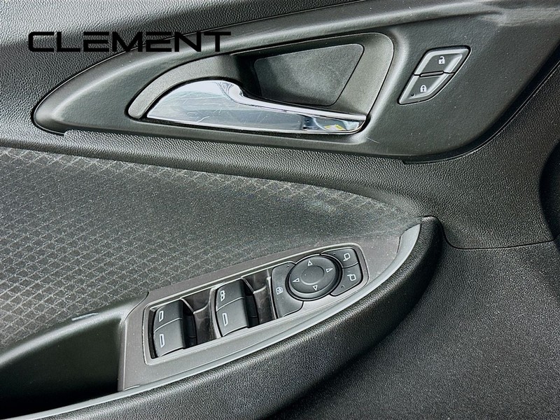 Chevrolet Malibu Vehicle Full-screen Gallery Image 26