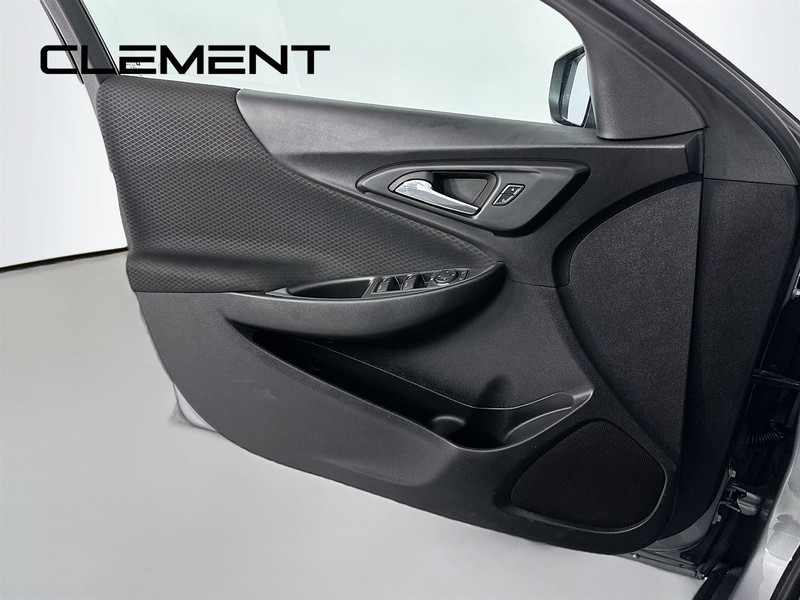 Chevrolet Malibu Vehicle Full-screen Gallery Image 27