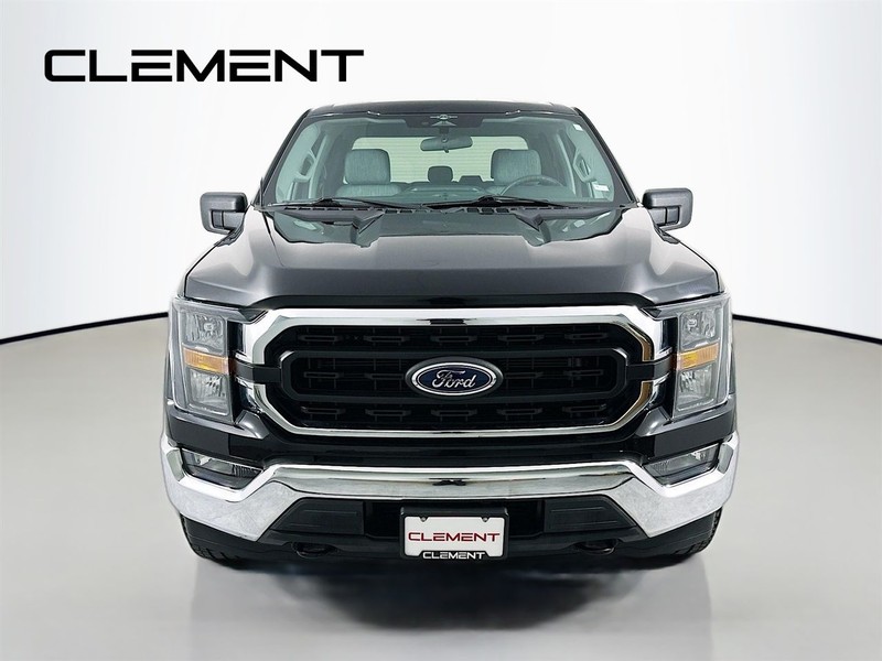 Ford F-150 Vehicle Full-screen Gallery Image 3