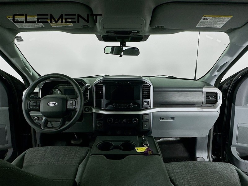 Ford F-150 Vehicle Full-screen Gallery Image 12